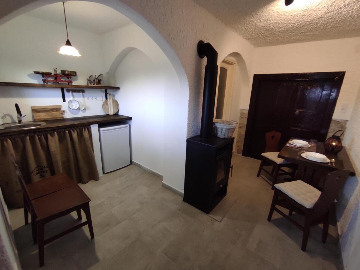 Appartamento Kisház a szőlőhegyen Balatonakali Esterno foto